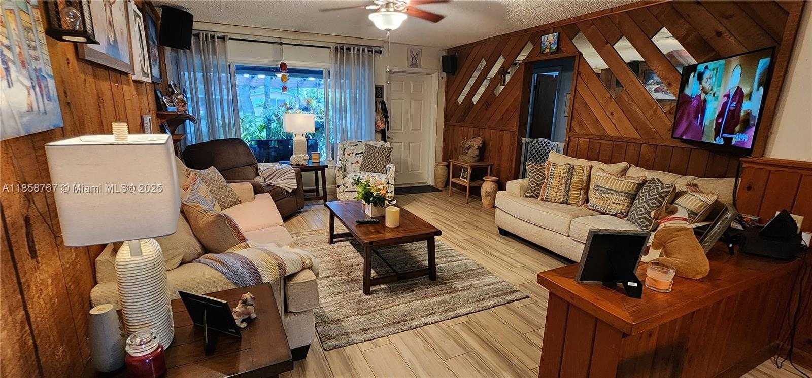 Small Image of 6670 PERRY ST, Hollywood Number 30