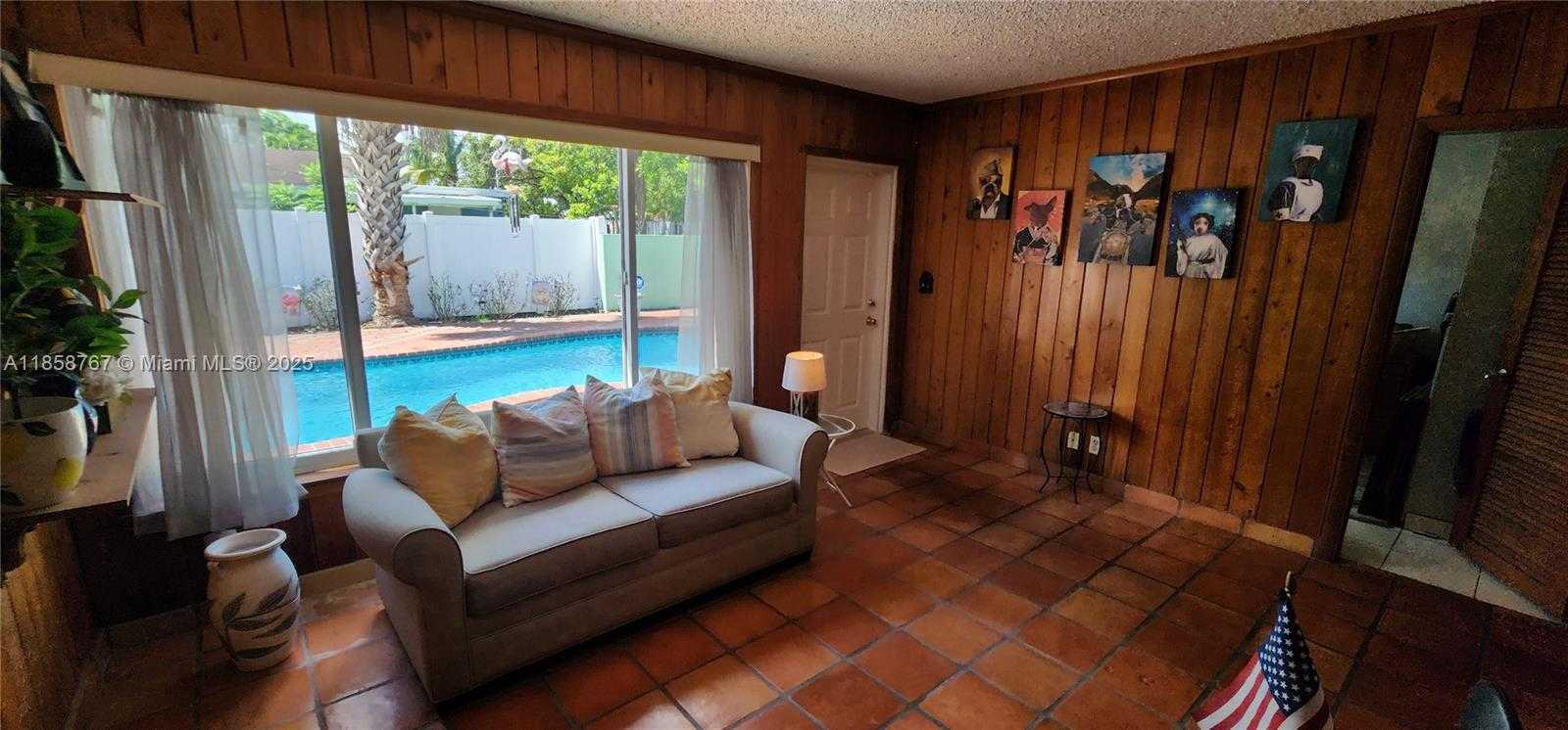 Small Image of 6670 PERRY ST, Hollywood Number 40