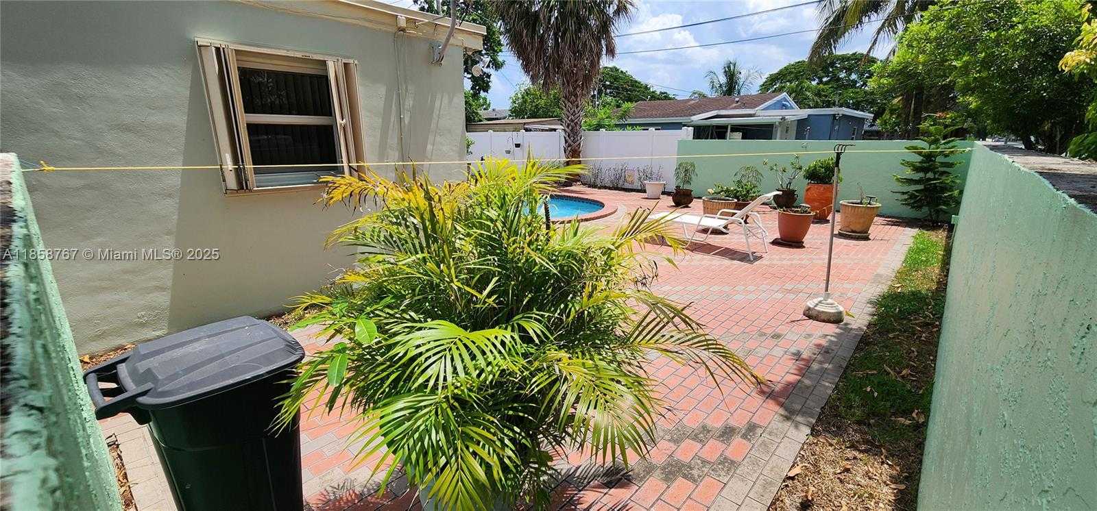 Small Image of 6670 PERRY ST, Hollywood Number 7