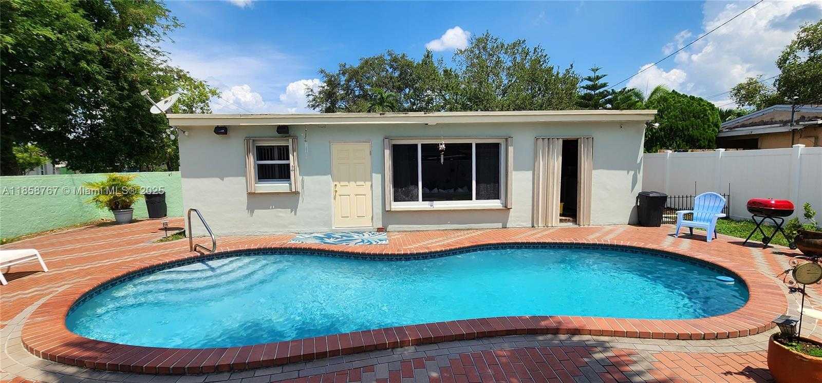 Small Image of 6670 PERRY ST, Hollywood Number 9