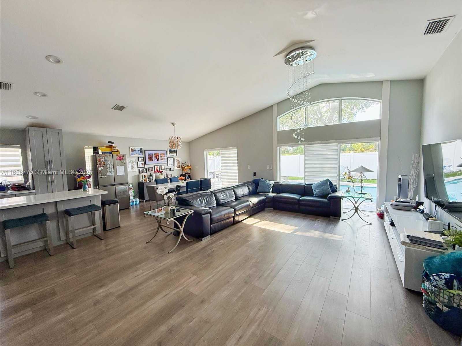 Small Image of 2411 NORTH WEST 184TH TER, Pembroke Pines Number 10