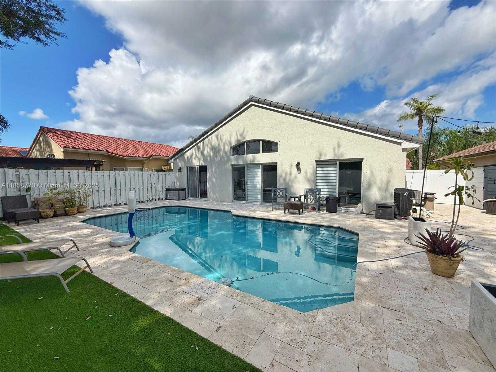 Small Image of 2411 NORTH WEST 184TH TER, Pembroke Pines Number 23