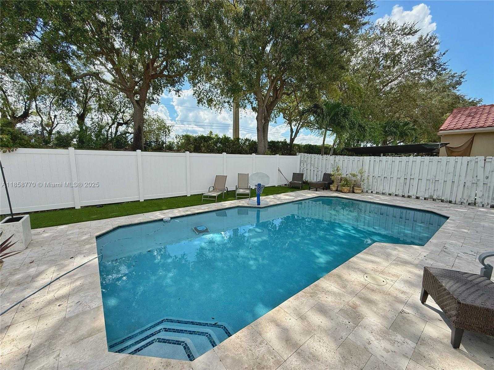 Small Image of 2411 NORTH WEST 184TH TER, Pembroke Pines Number 25