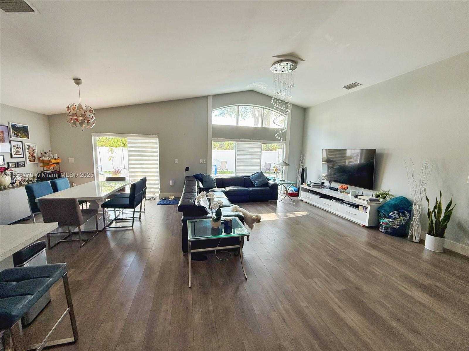 Small Image of 2411 NORTH WEST 184TH TER, Pembroke Pines Number 8