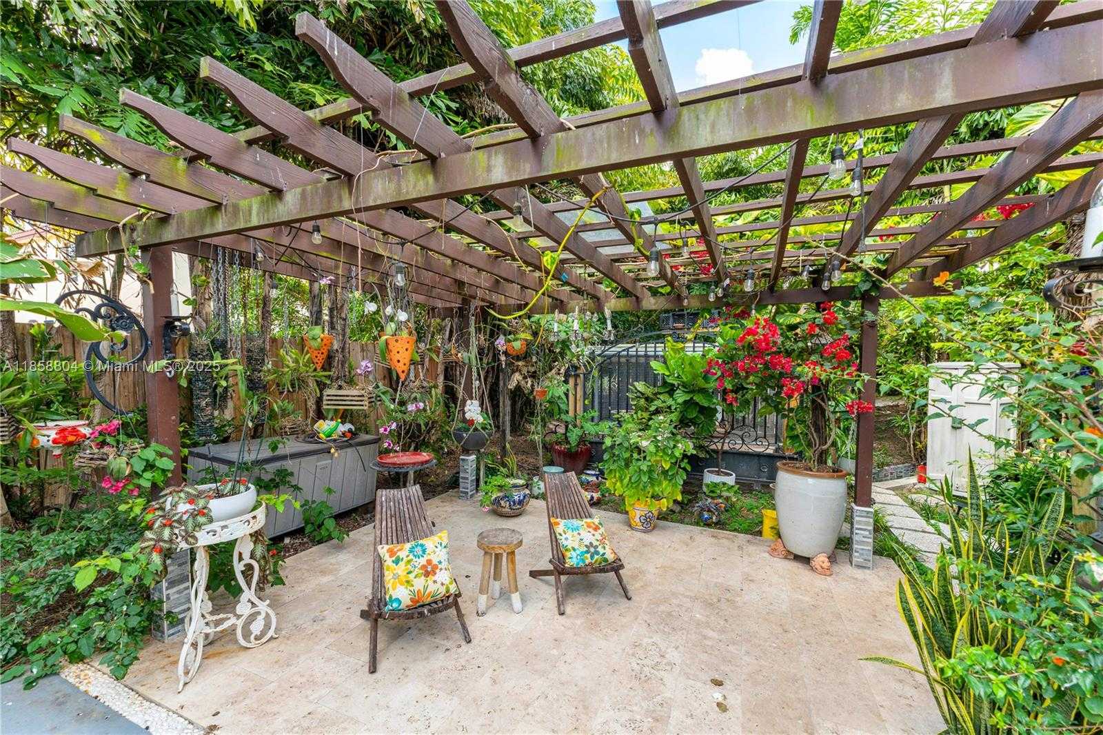 Small Image of 655 SOUTH EAST 37 TERRACE, Homestead Number 11