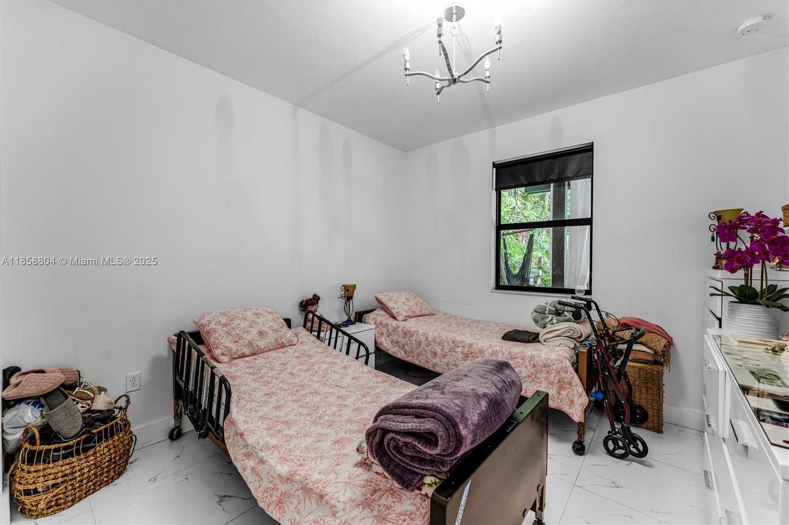 Small Image of 655 SOUTH EAST 37 TERRACE, Homestead Number 15