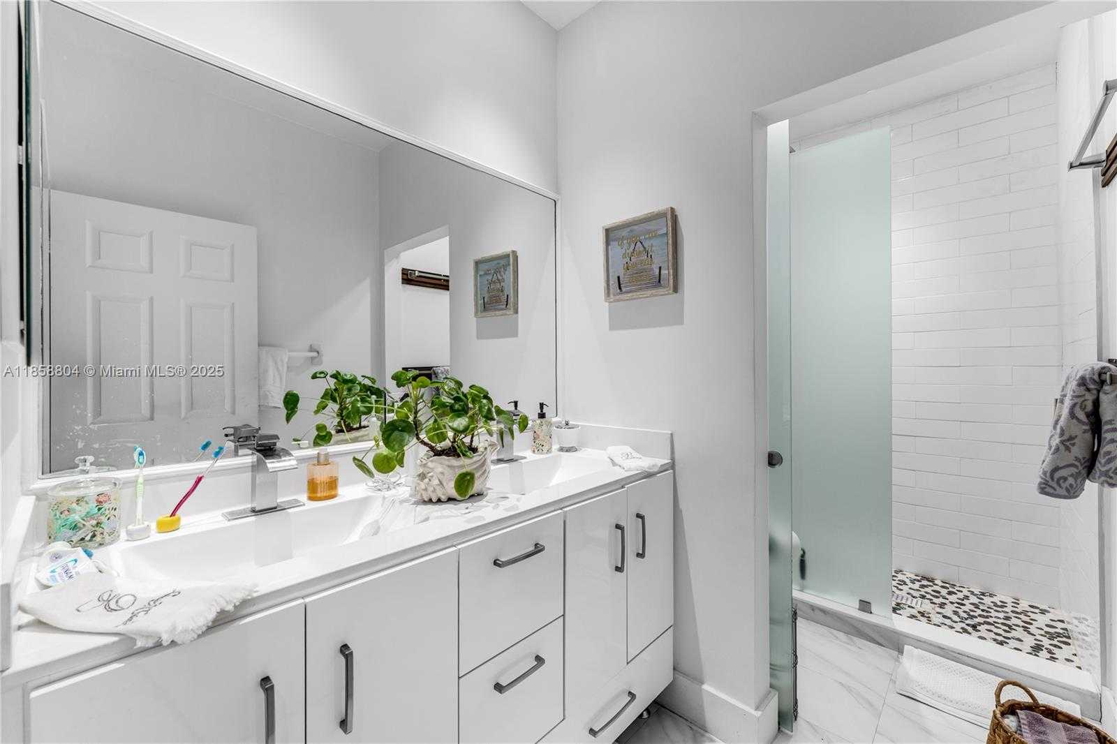 Small Image of 655 SOUTH EAST 37 TERRACE, Homestead Number 22
