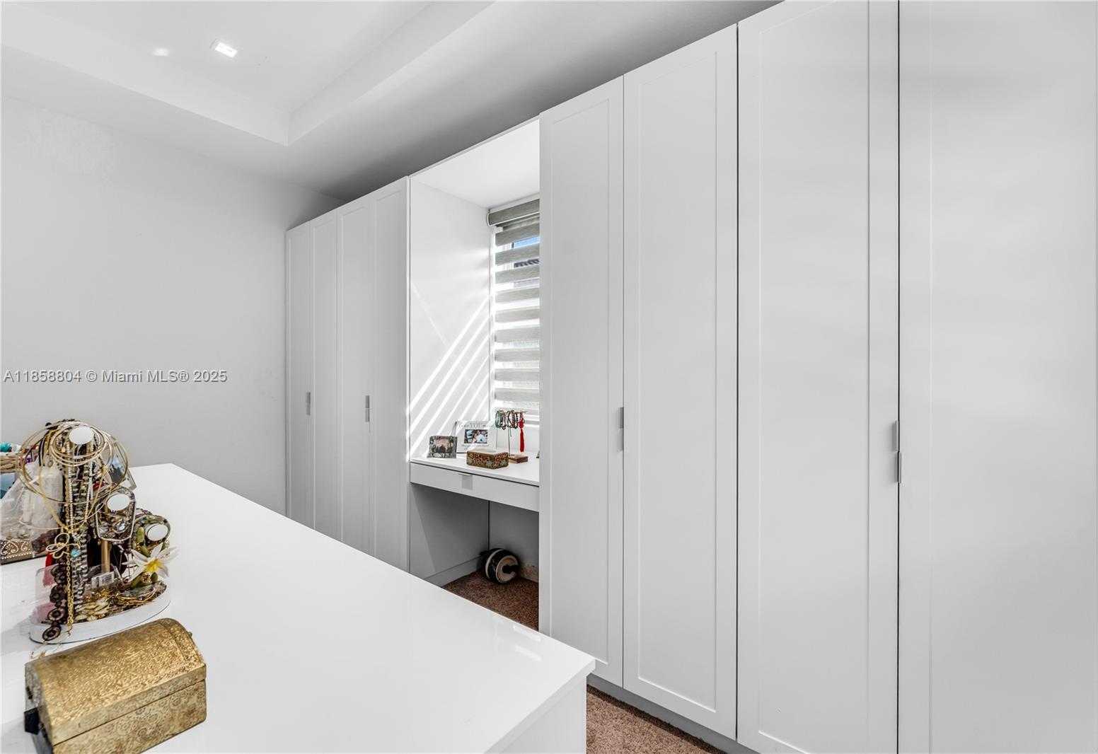 Small Image of 655 SOUTH EAST 37 TERRACE, Homestead Number 26