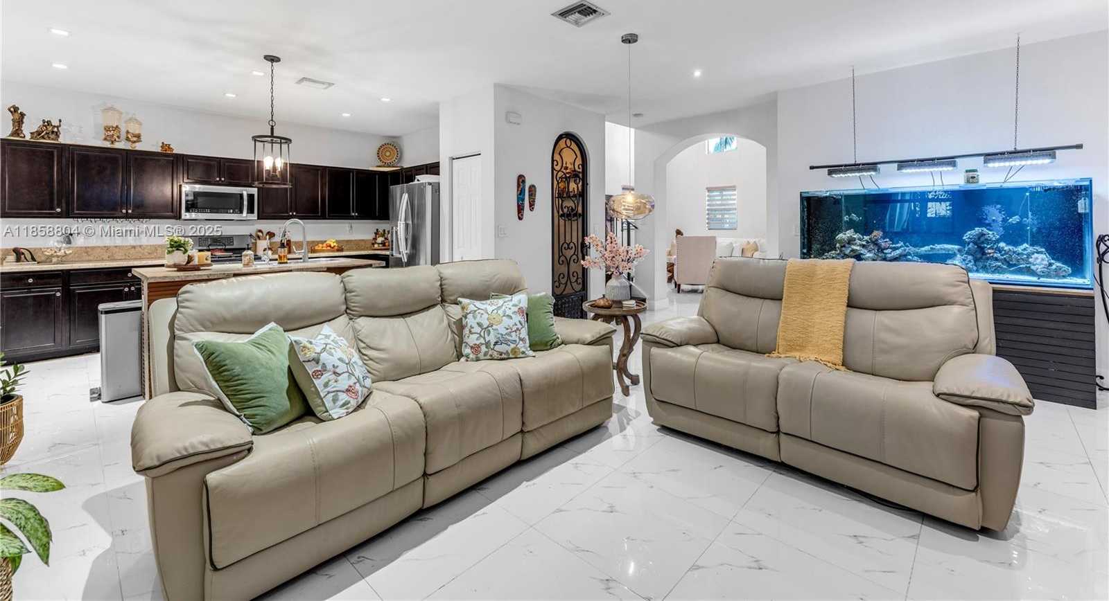 Small Image of 655 SOUTH EAST 37 TERRACE, Homestead Number 30