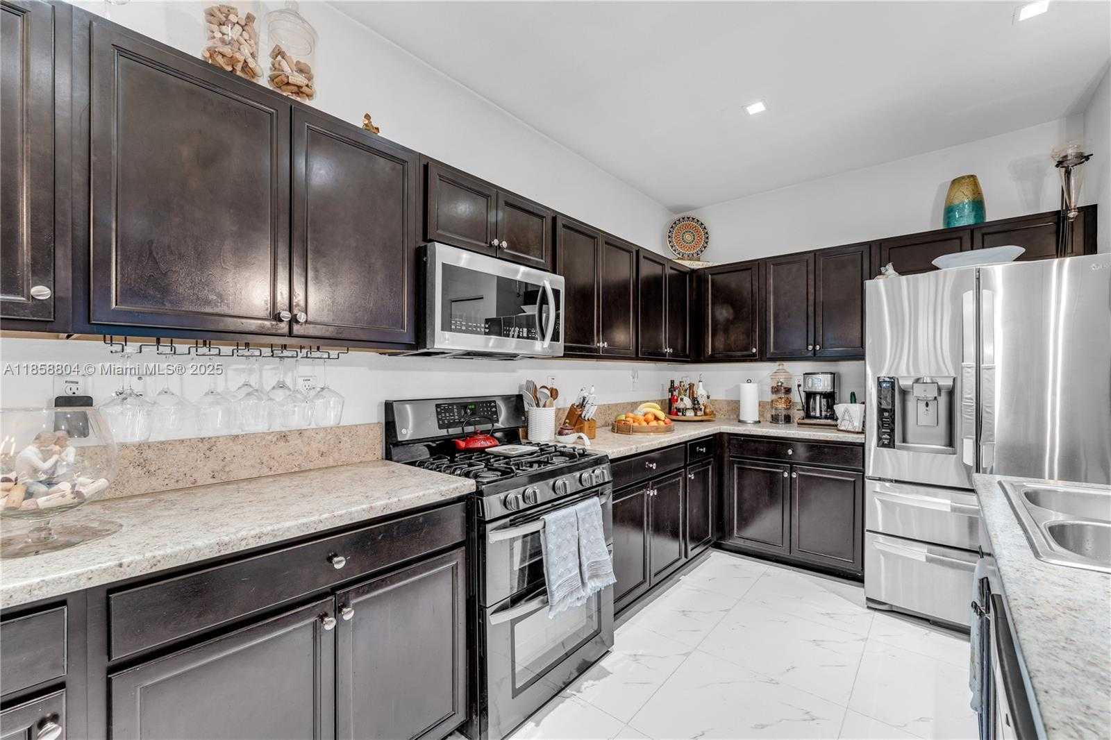 Small Image of 655 SOUTH EAST 37 TERRACE, Homestead Number 31
