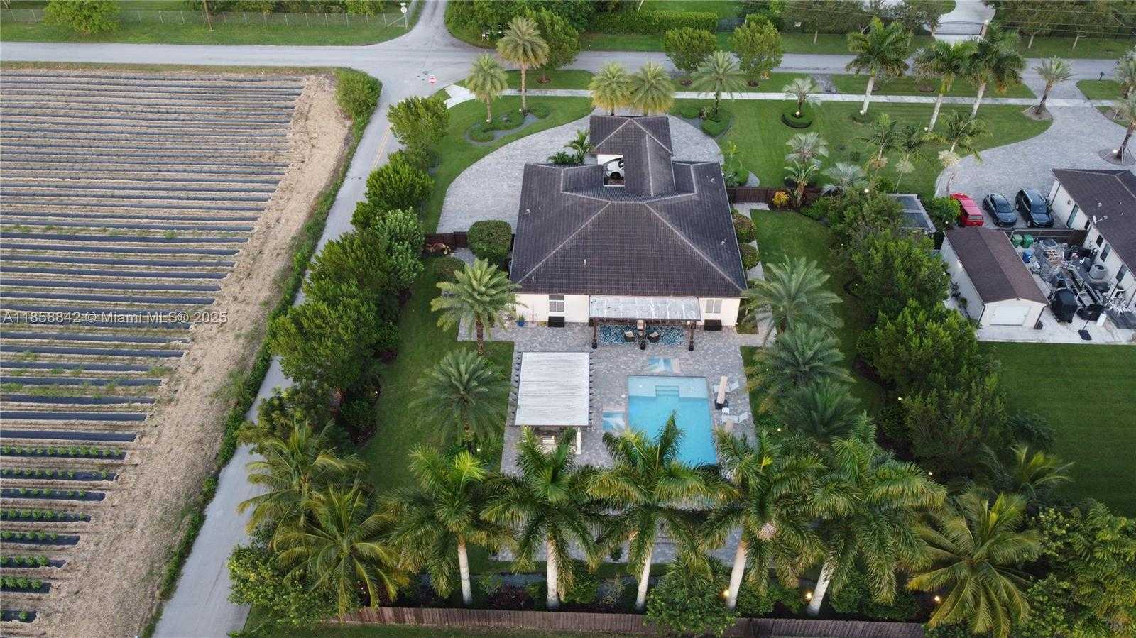 Small Image of 27410 SOUTH WEST 172ND AVE, Homestead Number 72