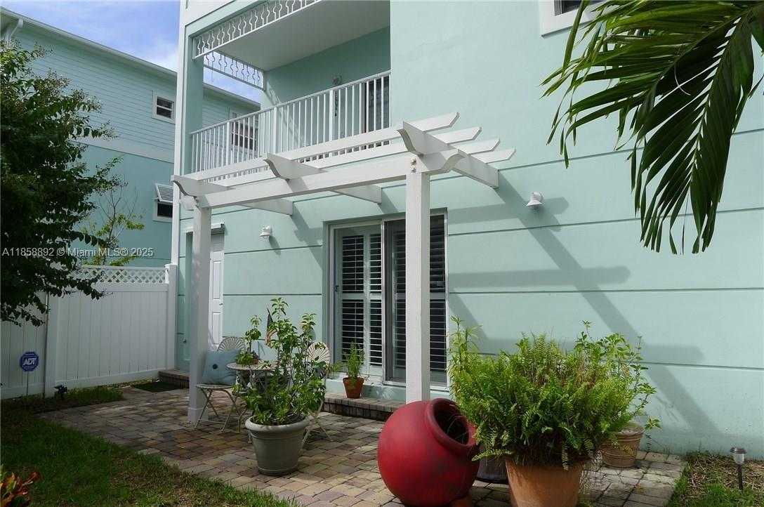 Small Image of 439 NORTH EAST 1ST ST, Pompano Beach Number 12