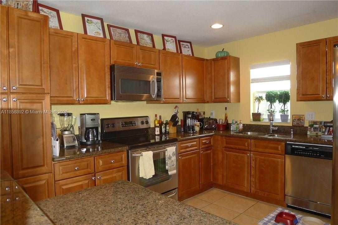 Small Image of 439 NORTH EAST 1ST ST, Pompano Beach Number 5