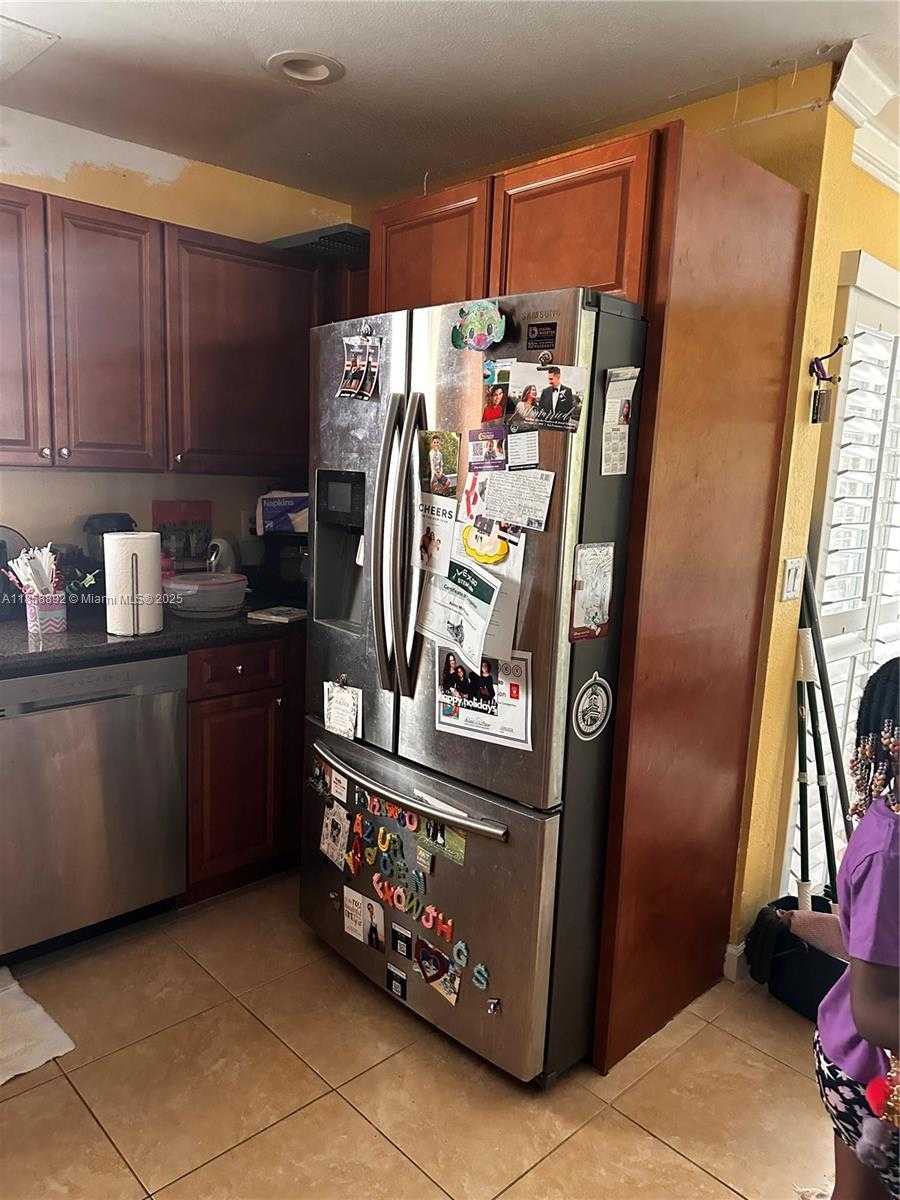 Small Image of 439 NORTH EAST 1ST ST, Pompano Beach Number 6
