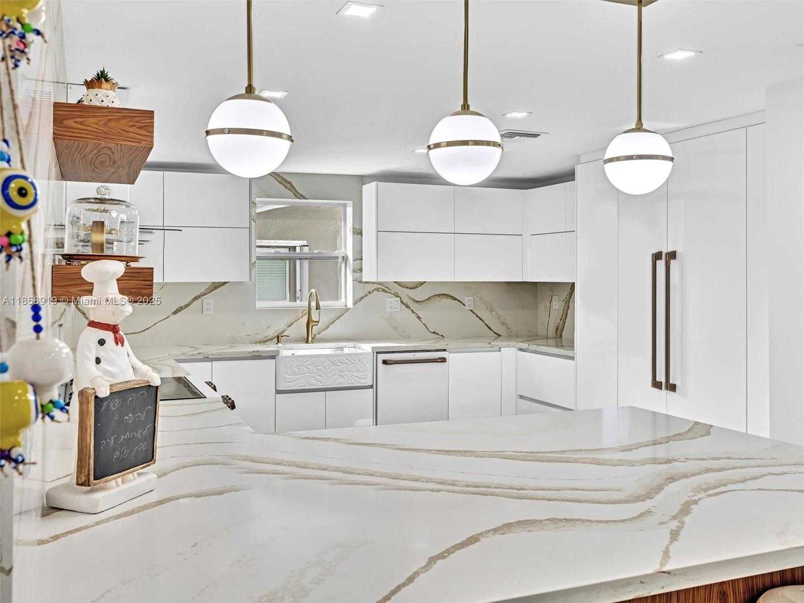 Small Image of 1234 FUNSTON ST, Hollywood Number 10