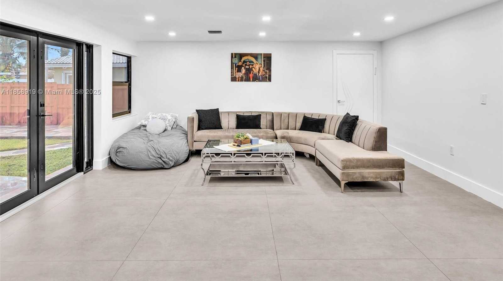 Small Image of 1234 FUNSTON ST, Hollywood Number 28