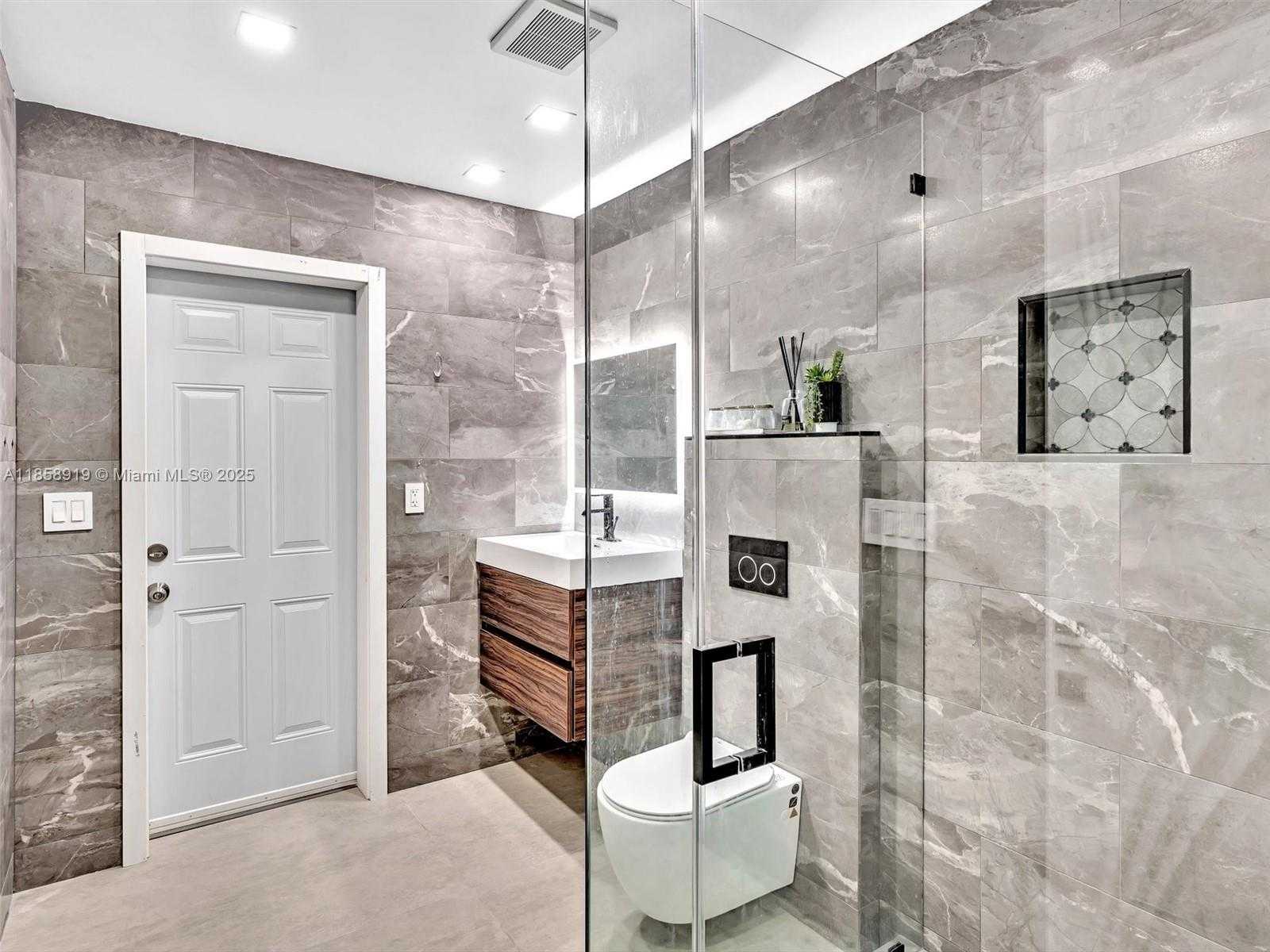 Small Image of 1234 FUNSTON ST, Hollywood Number 32