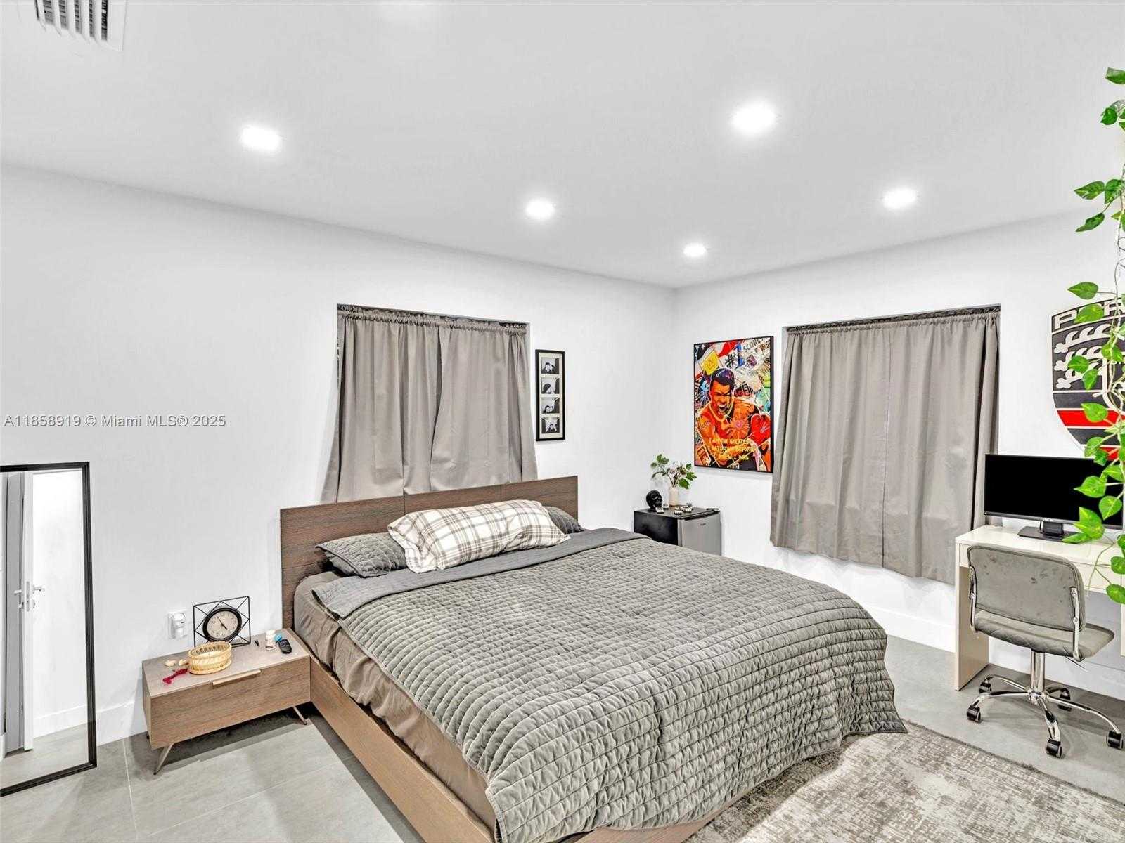 Small Image of 1234 FUNSTON ST, Hollywood Number 41