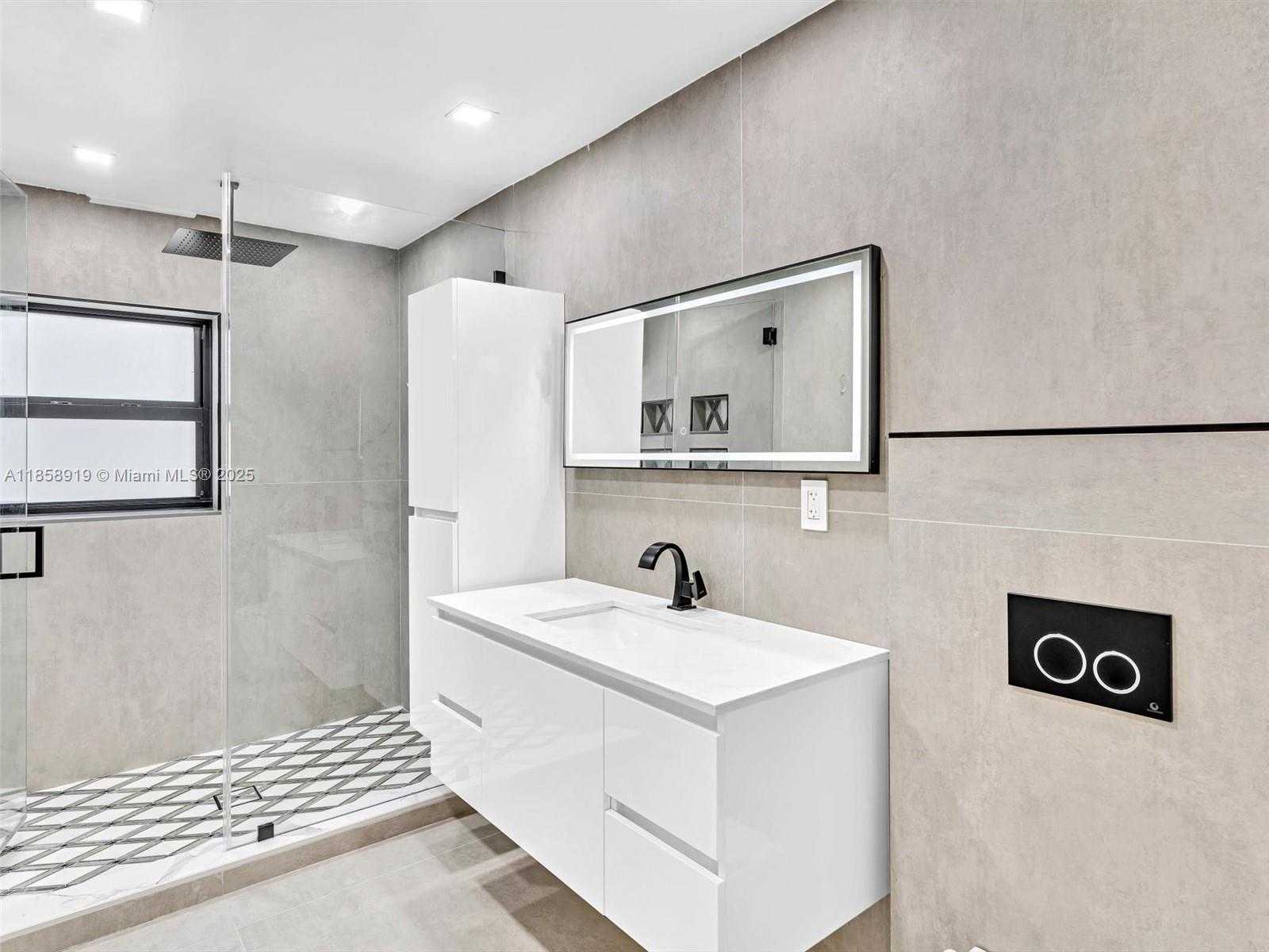 Small Image of 1234 FUNSTON ST, Hollywood Number 46
