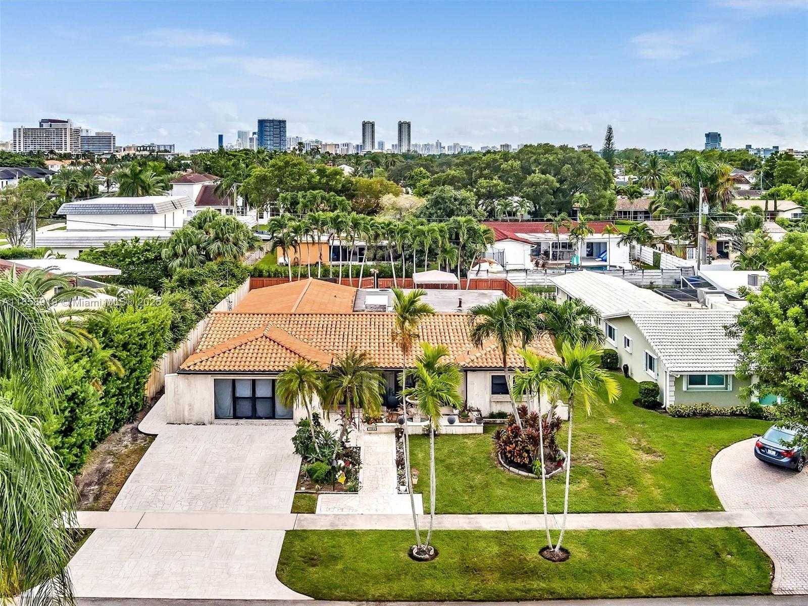 Small Image of 1234 FUNSTON ST, Hollywood Number 51
