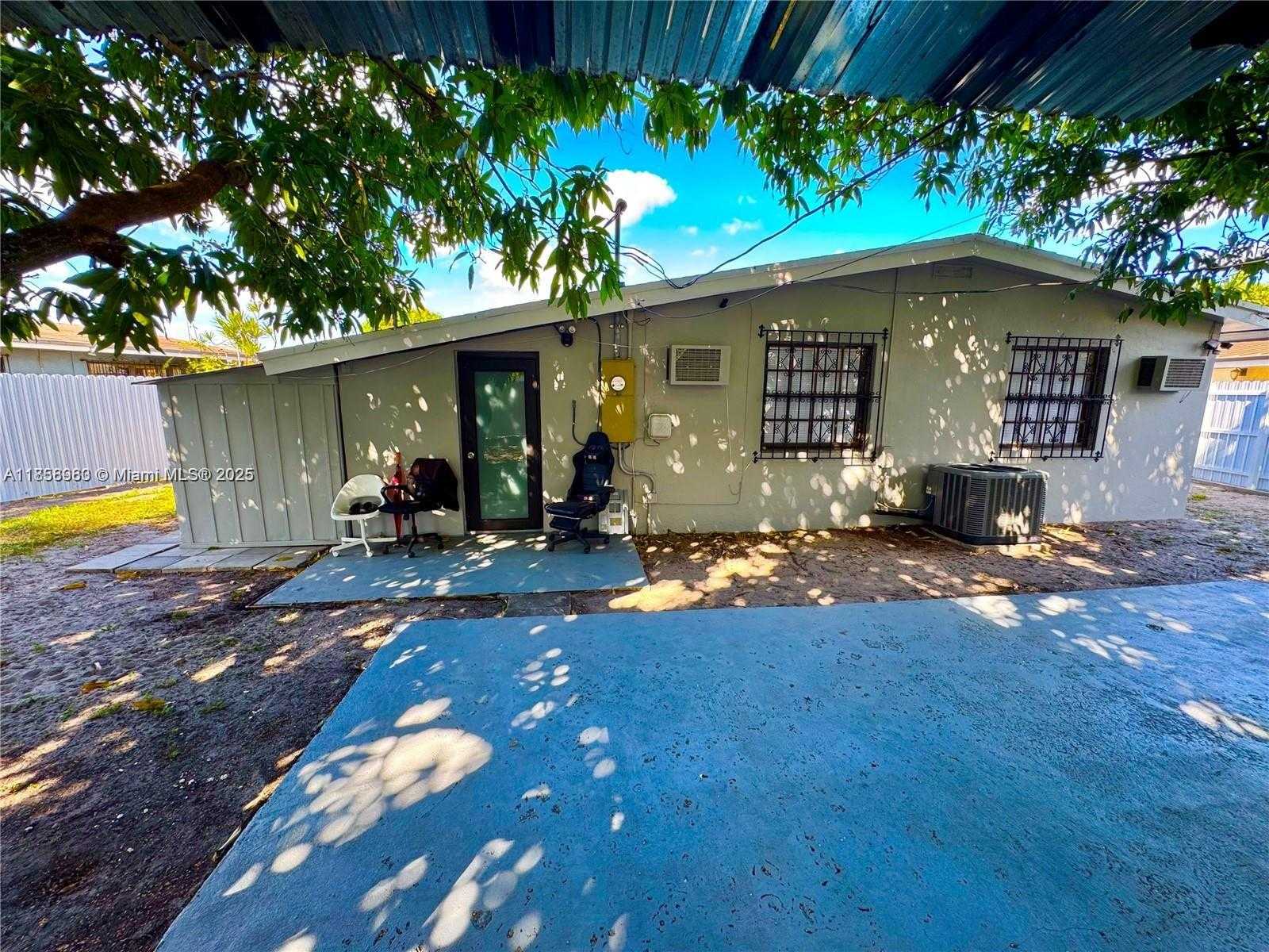 Small Image of 830 SOUTH EAST 7TH PL, Hialeah Number 14