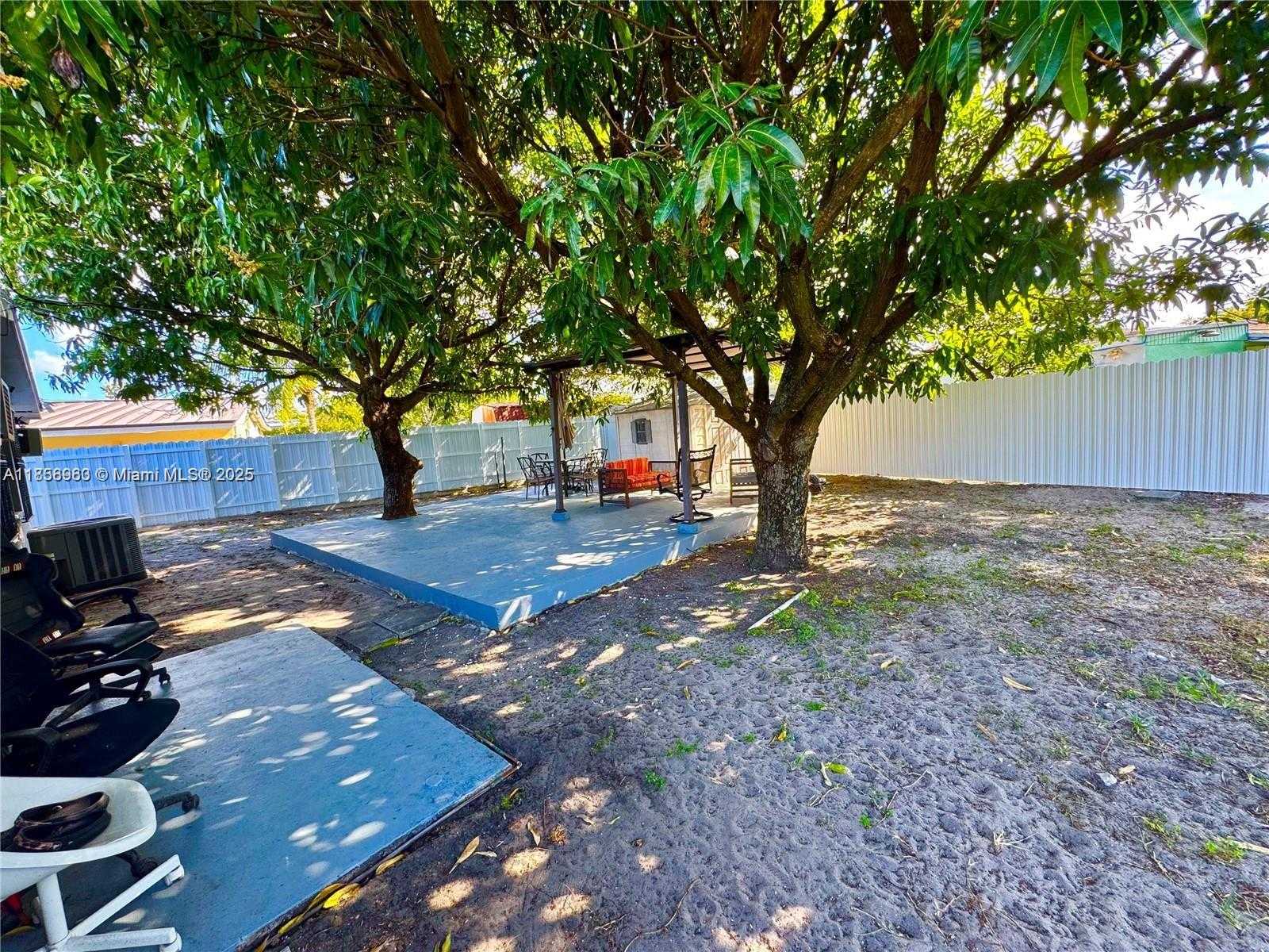 Small Image of 830 SOUTH EAST 7TH PL, Hialeah Number 15