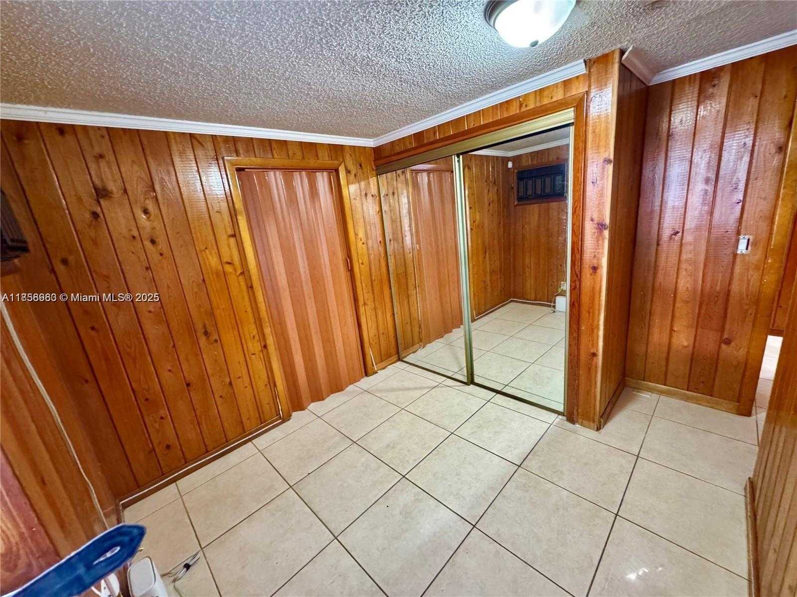 Small Image of 830 SOUTH EAST 7TH PL, Hialeah Number 9