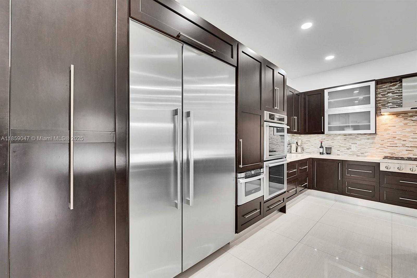 Small Image of 11231 NORTH WEST 19TH CT, Plantation Number 12