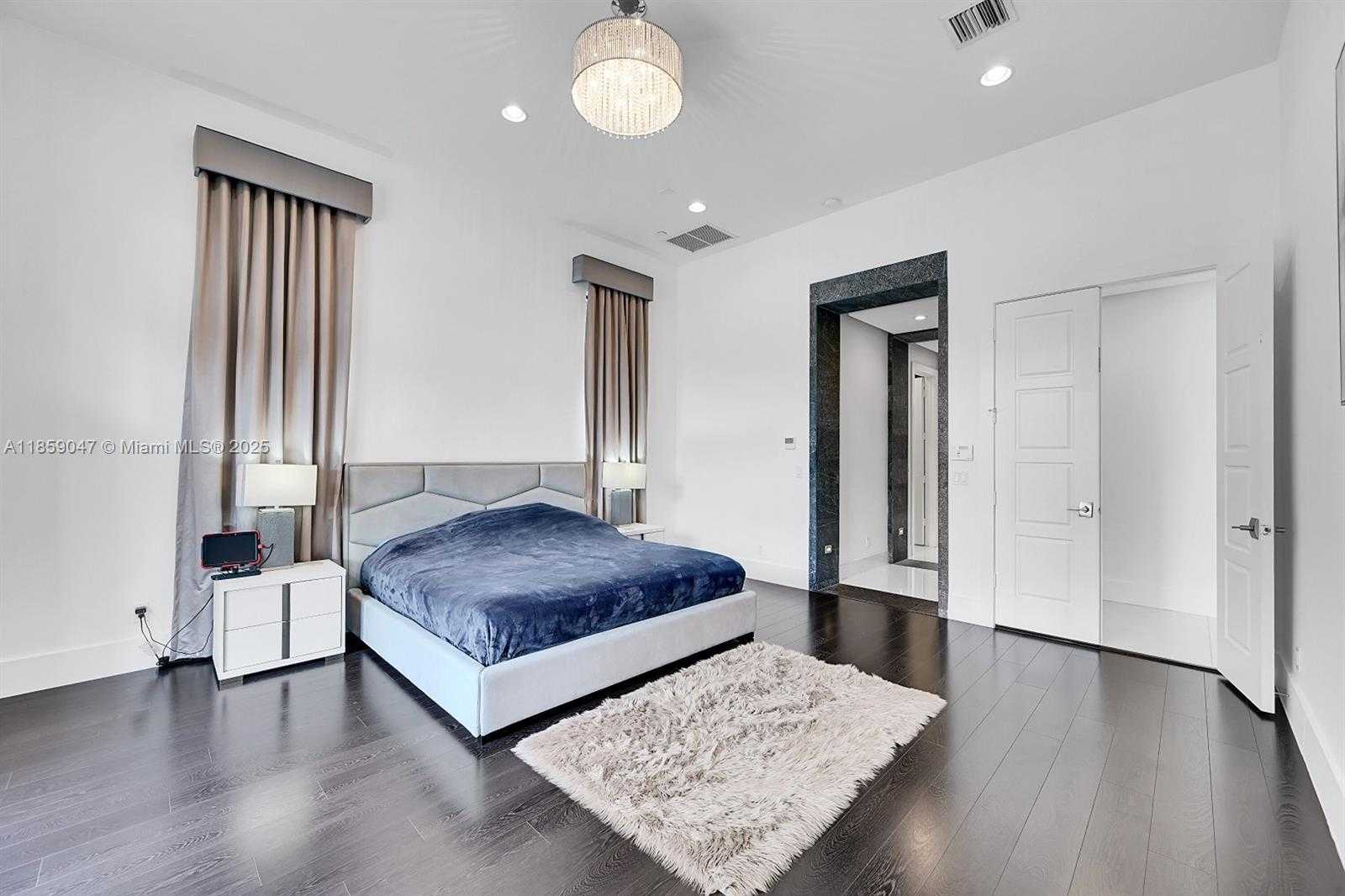 Small Image of 11231 NORTH WEST 19TH CT, Plantation Number 22