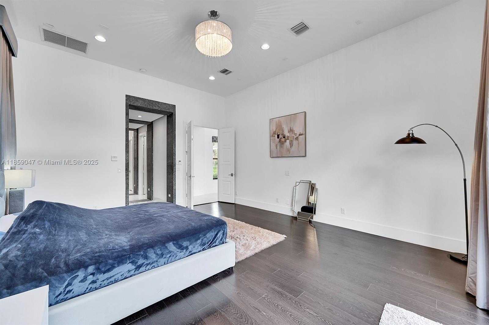 Small Image of 11231 NORTH WEST 19TH CT, Plantation Number 23