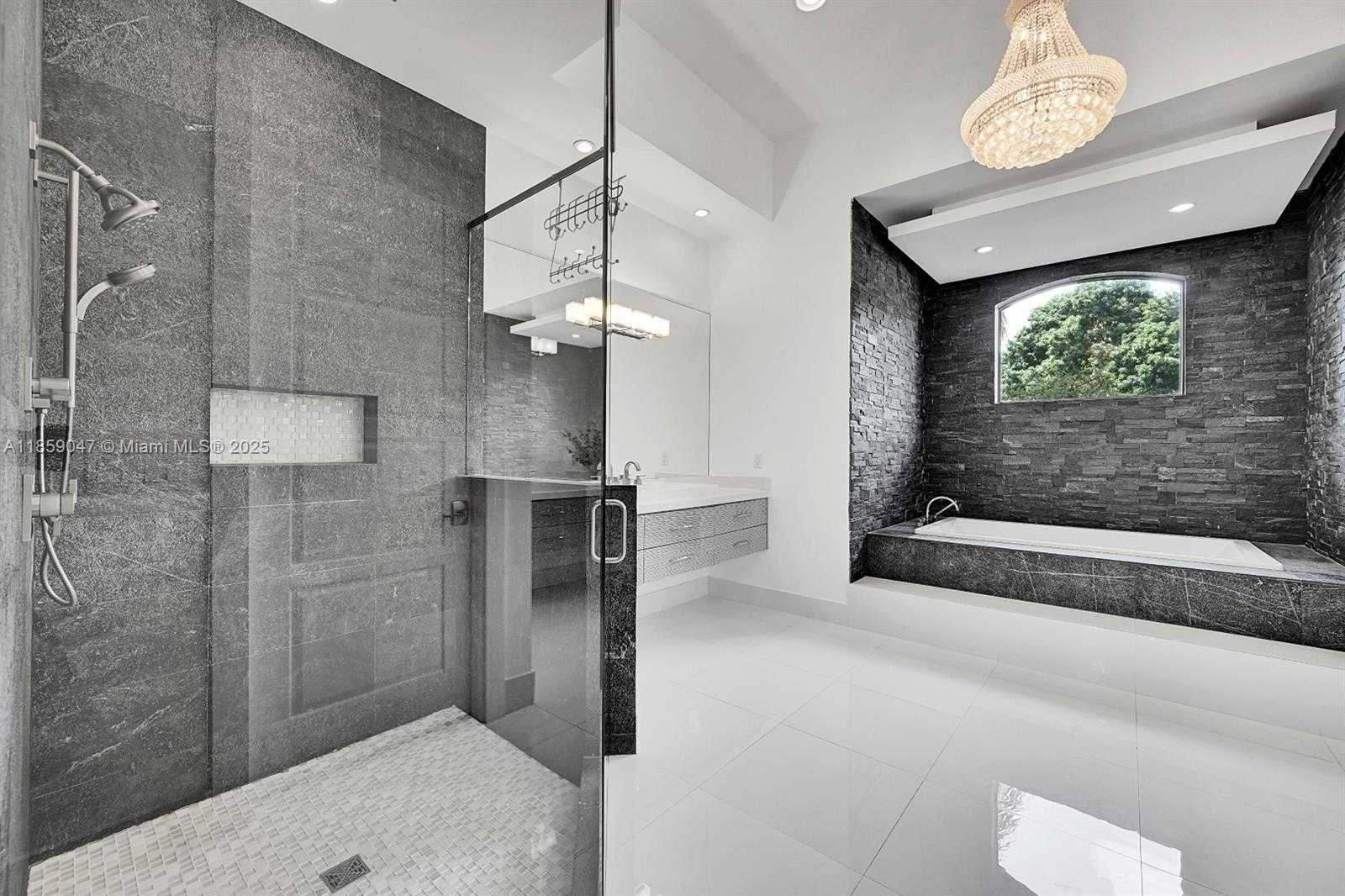 Small Image of 11231 NORTH WEST 19TH CT, Plantation Number 28
