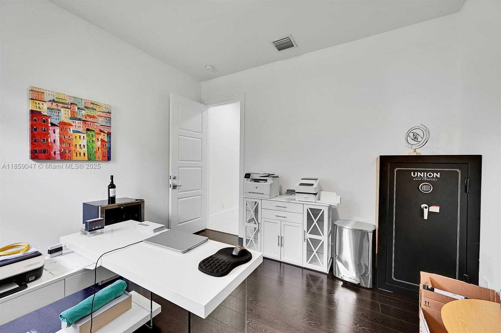 Small Image of 11231 NORTH WEST 19TH CT, Plantation Number 33