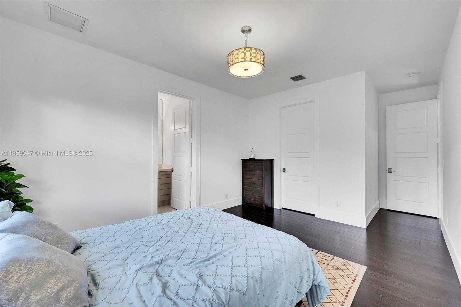 Small Image of 11231 NORTH WEST 19TH CT, Plantation Number 44