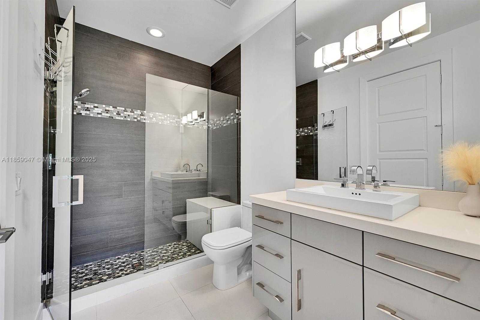 Small Image of 11231 NORTH WEST 19TH CT, Plantation Number 47