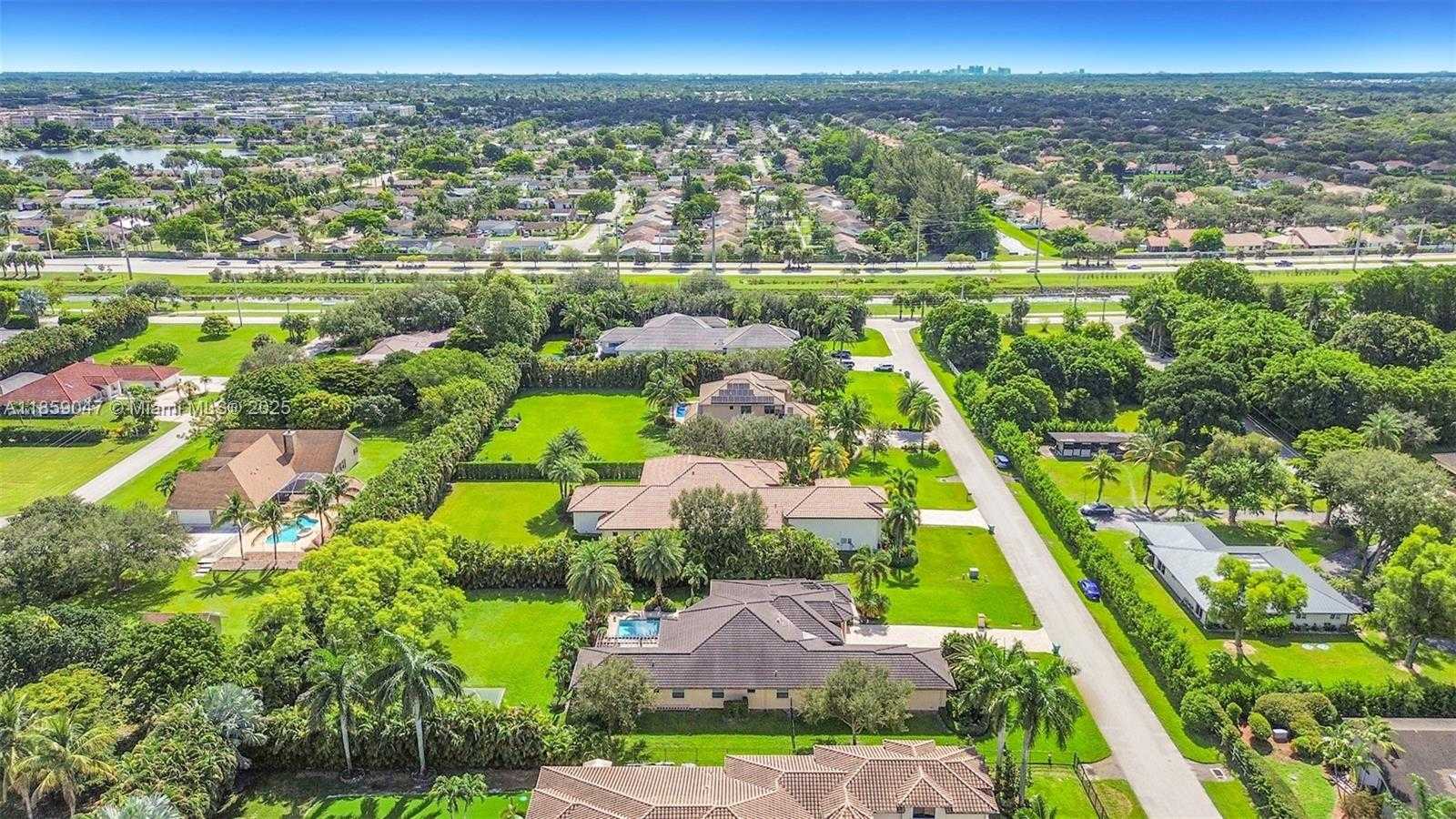 Small Image of 11231 NORTH WEST 19TH CT, Plantation Number 72
