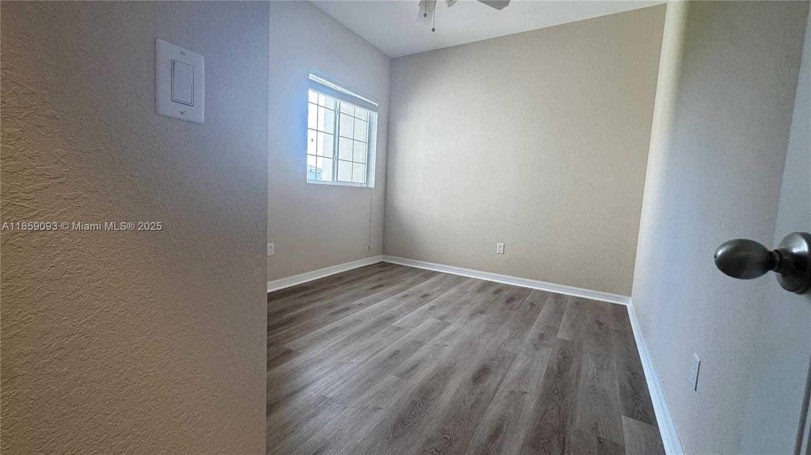Small Image of West Palm Beach Number 22