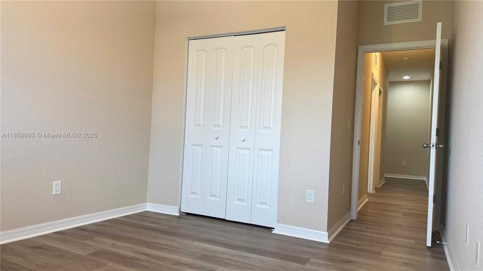Small Image of West Palm Beach Number 23
