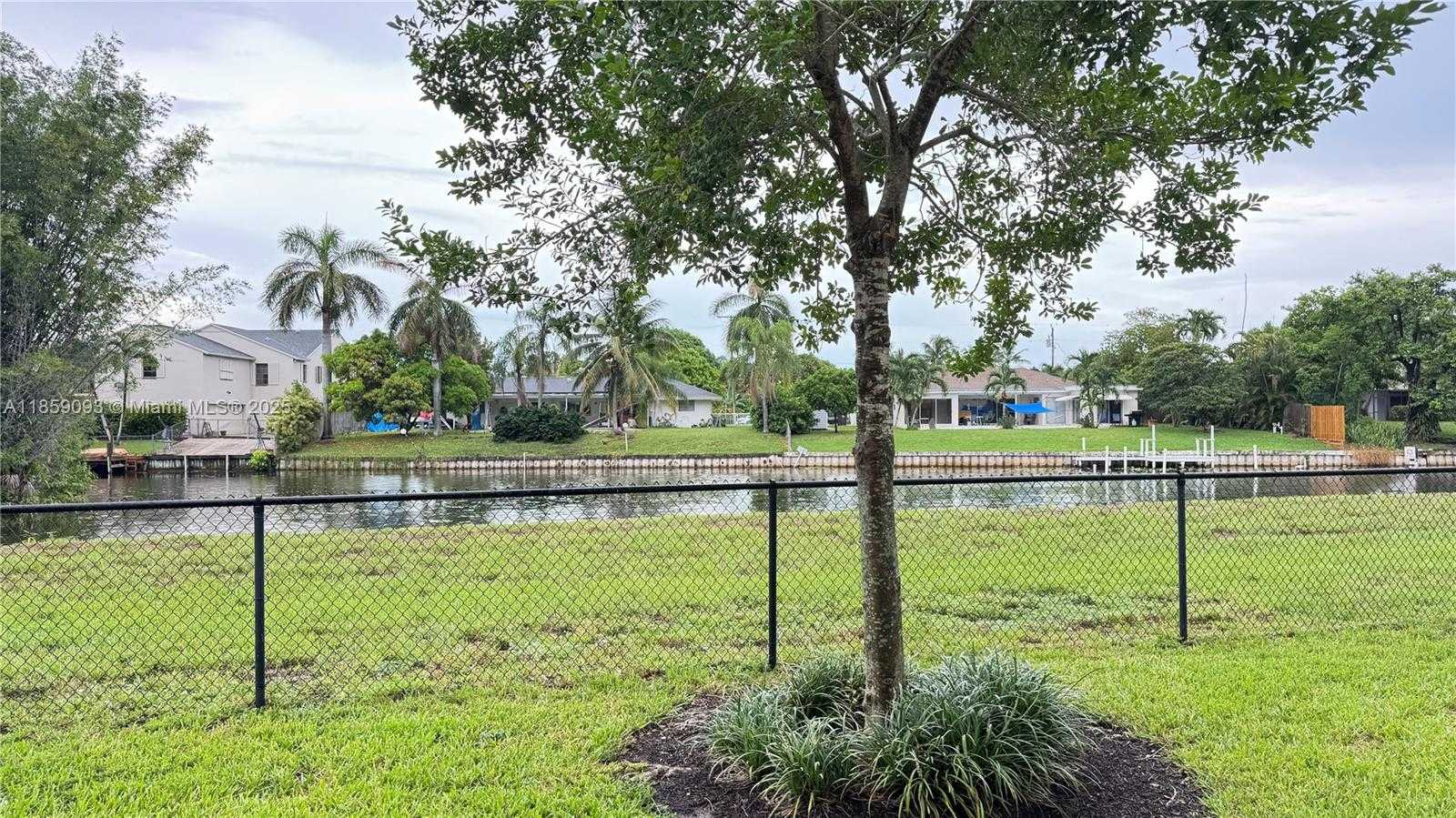 Small Image of West Palm Beach Number 4