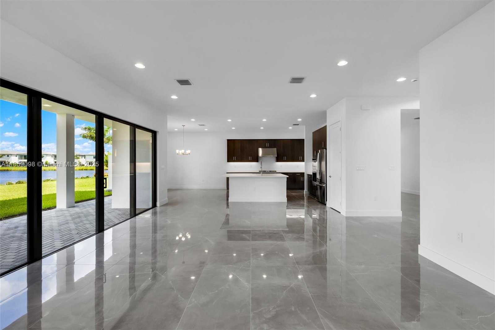 Small Image of 8215 CRYSTAL DOWNS AVE, Boca Raton Number 13