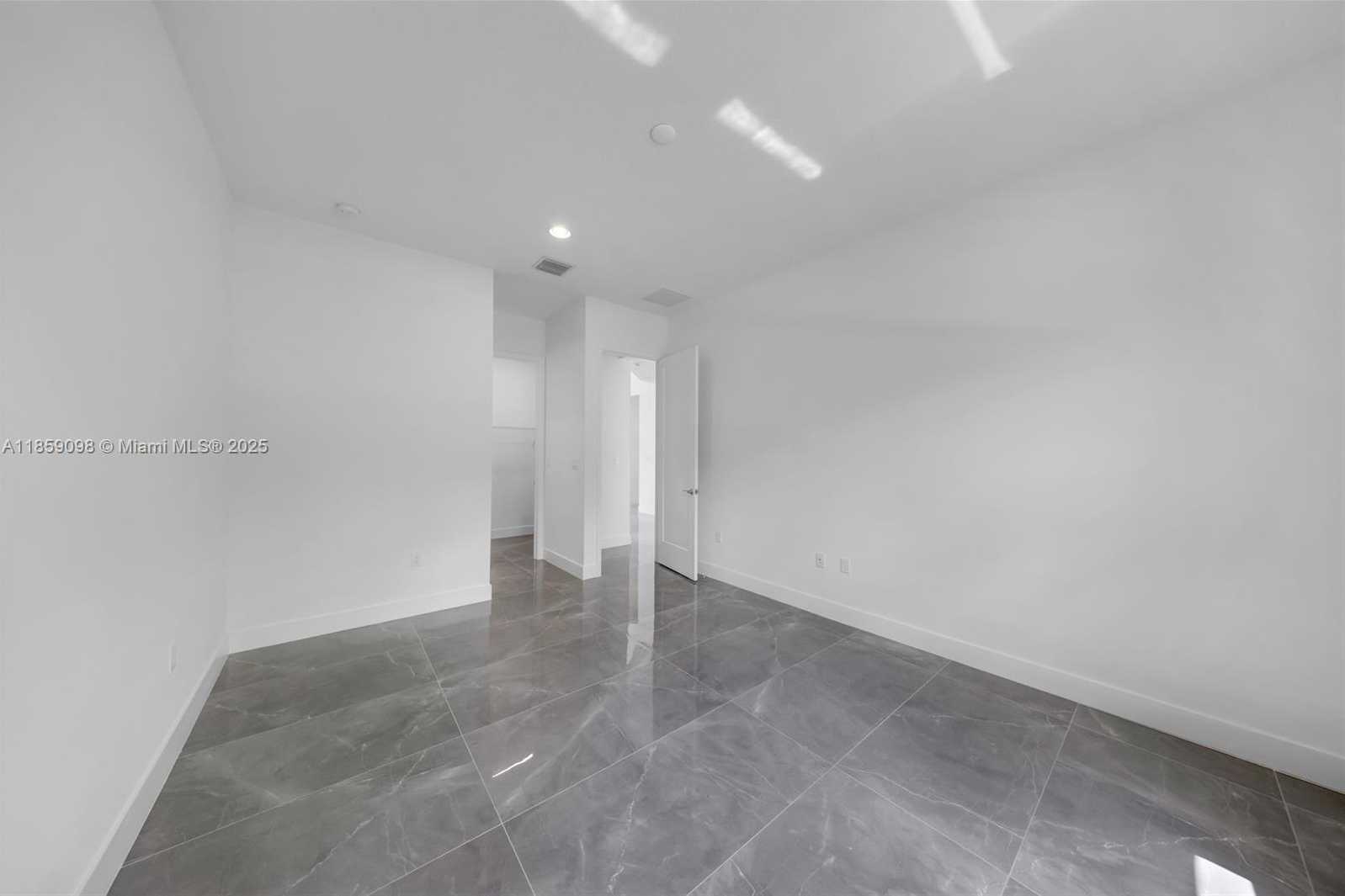 Small Image of 8215 CRYSTAL DOWNS AVE, Boca Raton Number 24