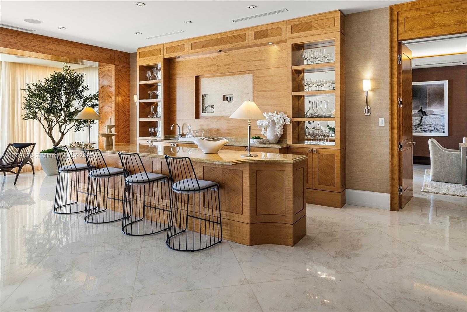 Small Image of 5940 NORTH BAY RD, Miami Beach Number 15