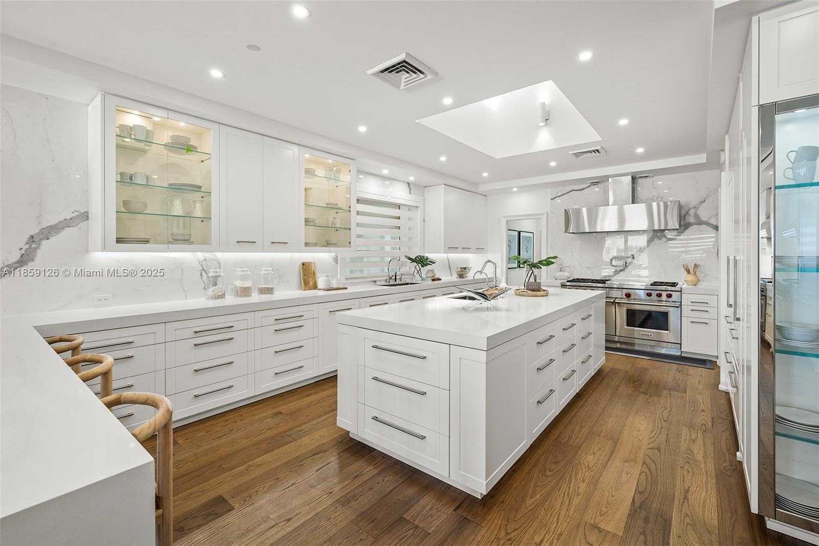 Small Image of 5940 NORTH BAY RD, Miami Beach Number 18