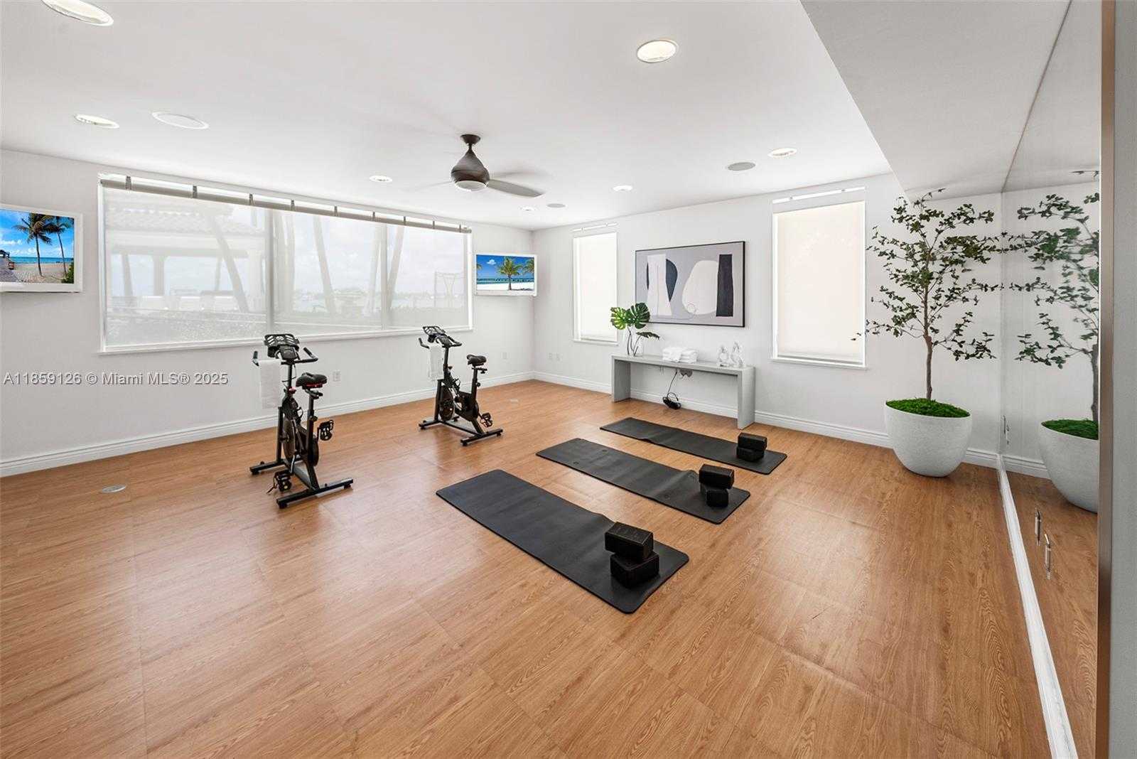 Small Image of 5940 NORTH BAY RD, Miami Beach Number 26