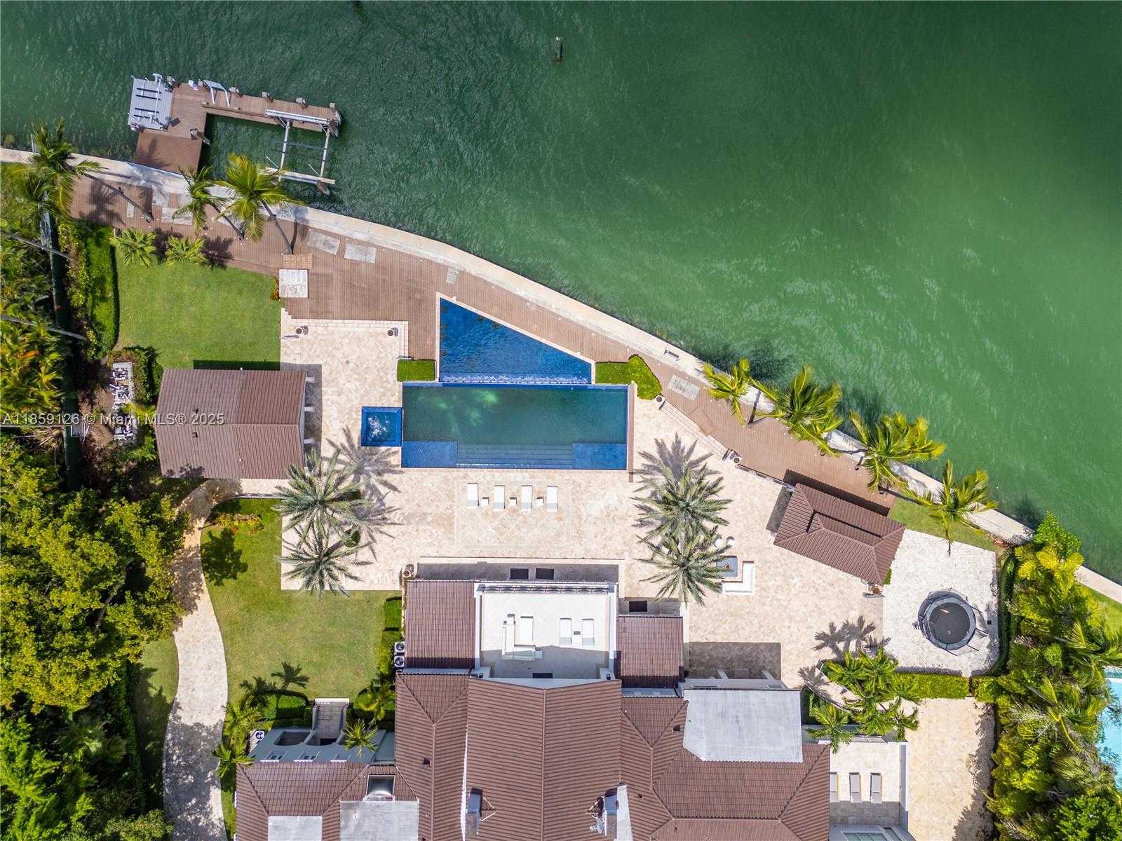 Small Image of 5940 NORTH BAY RD, Miami Beach Number 34