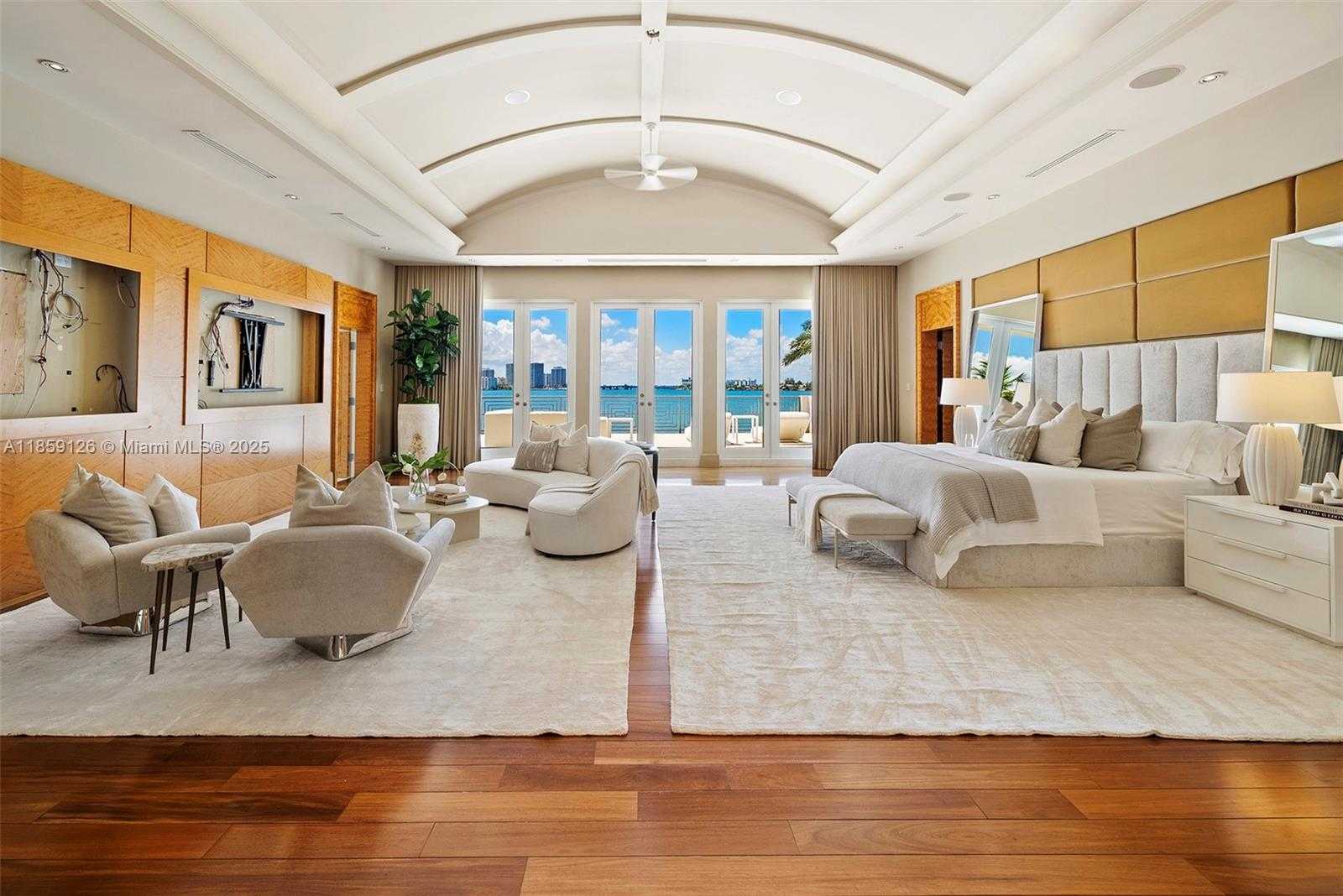 Small Image of 5940 NORTH BAY RD, Miami Beach Number 36