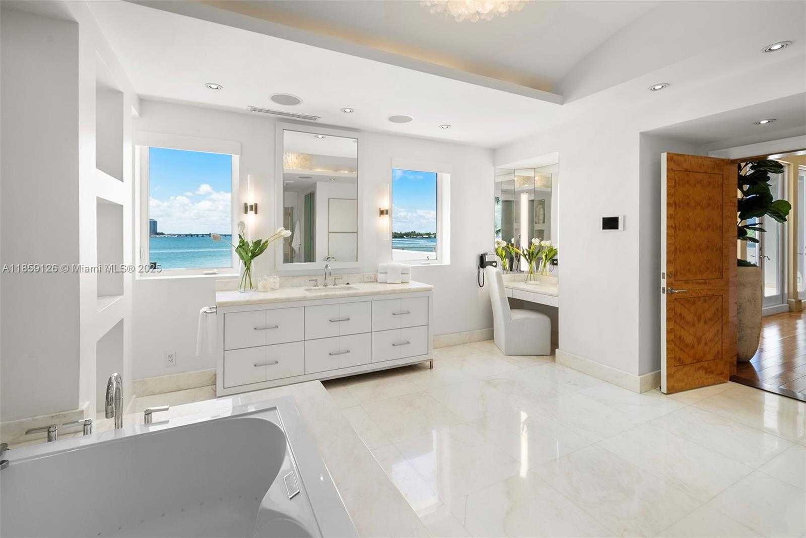 Small Image of 5940 NORTH BAY RD, Miami Beach Number 37