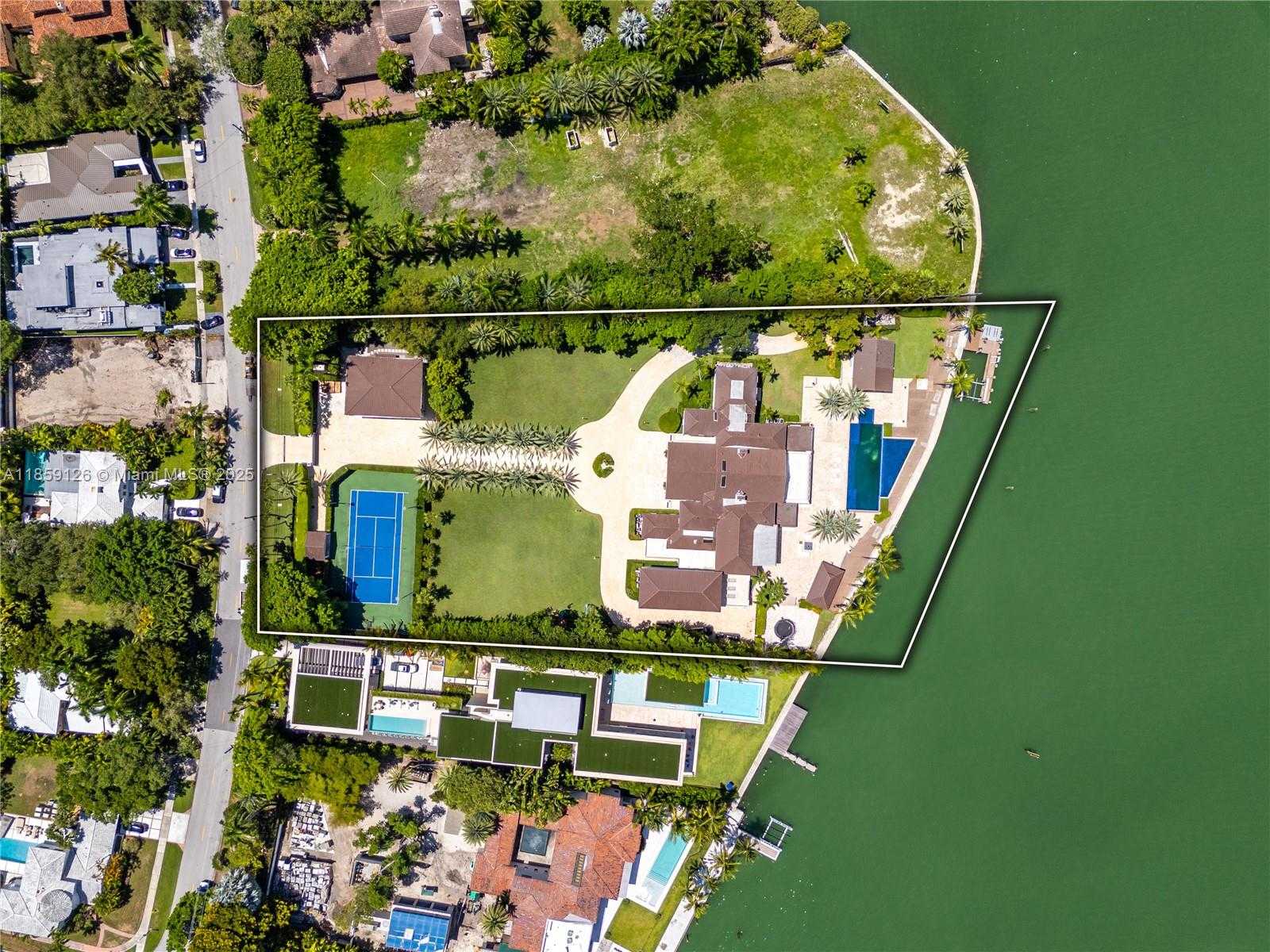 Small Image of 5940 NORTH BAY RD, Miami Beach Number 4