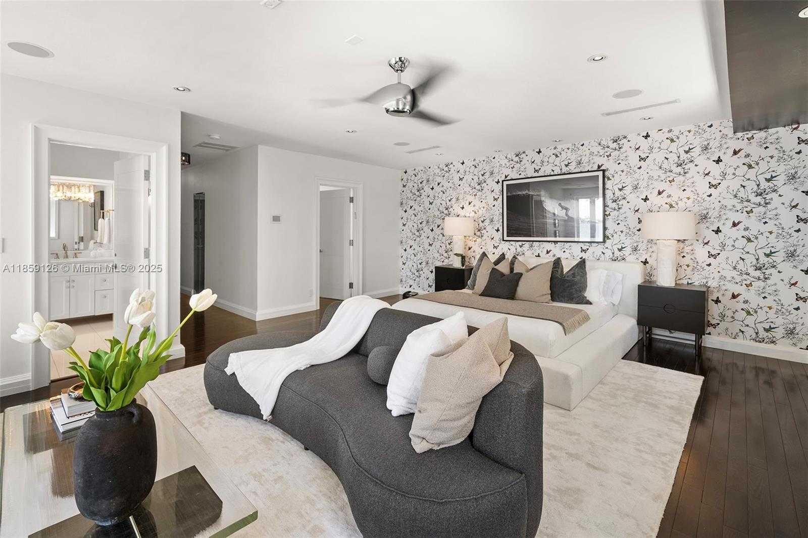 Small Image of 5940 NORTH BAY RD, Miami Beach Number 42