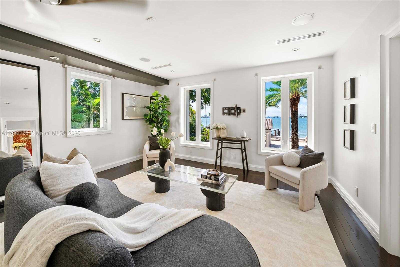 Small Image of 5940 NORTH BAY RD, Miami Beach Number 43
