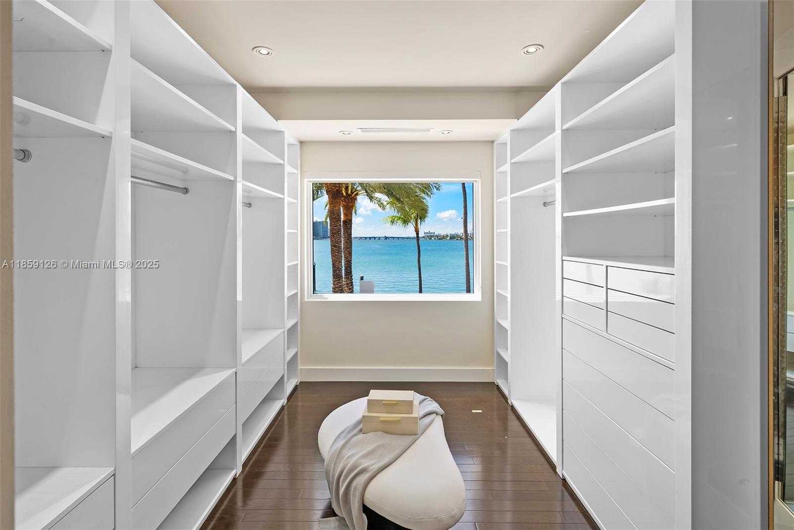 Small Image of 5940 NORTH BAY RD, Miami Beach Number 44